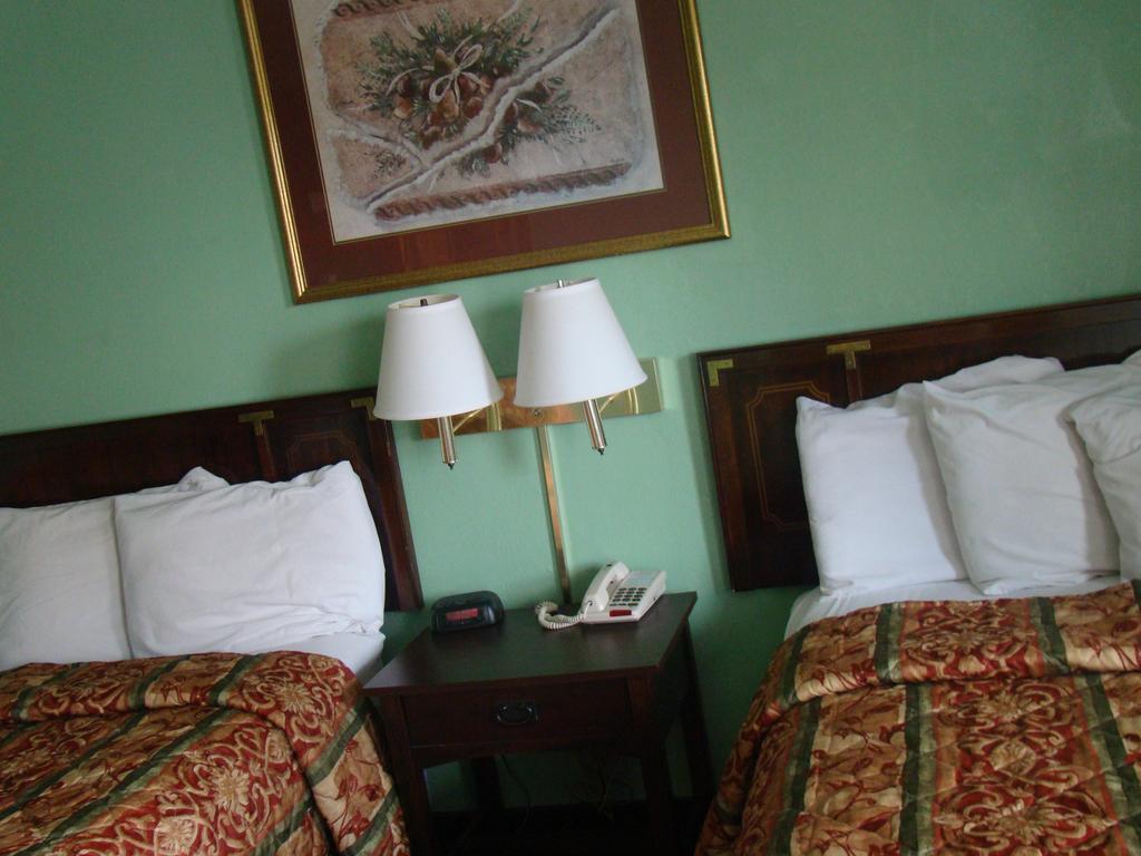 Budget Inn Mount Airy Cameră foto