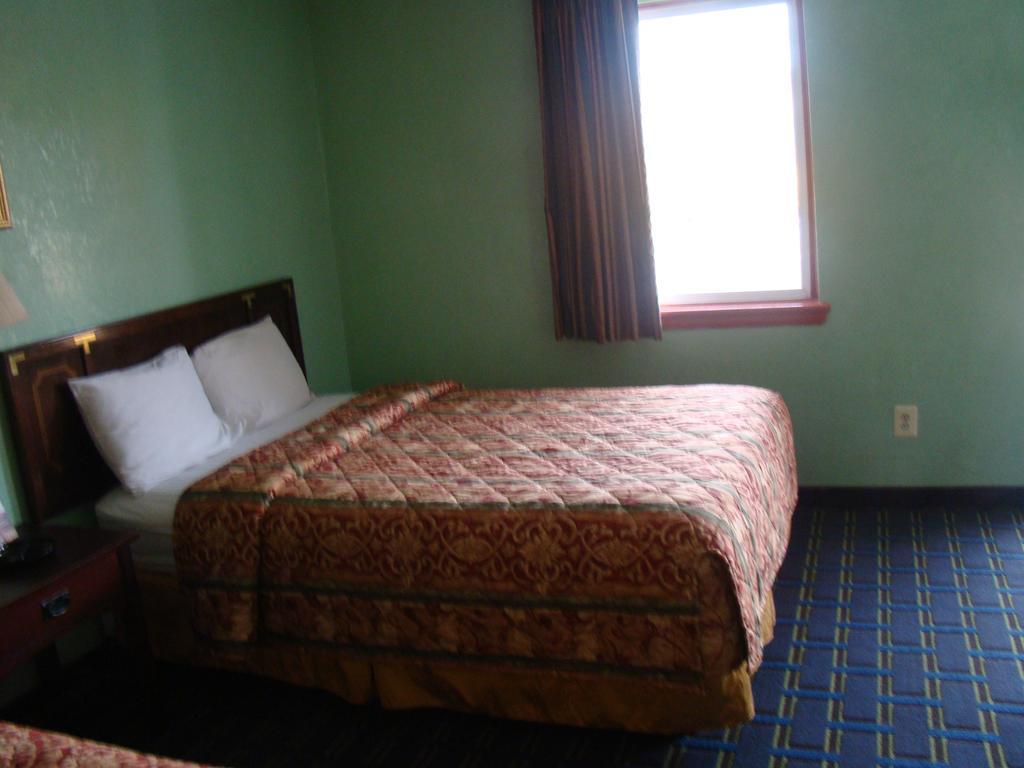 Budget Inn Mount Airy Cameră foto